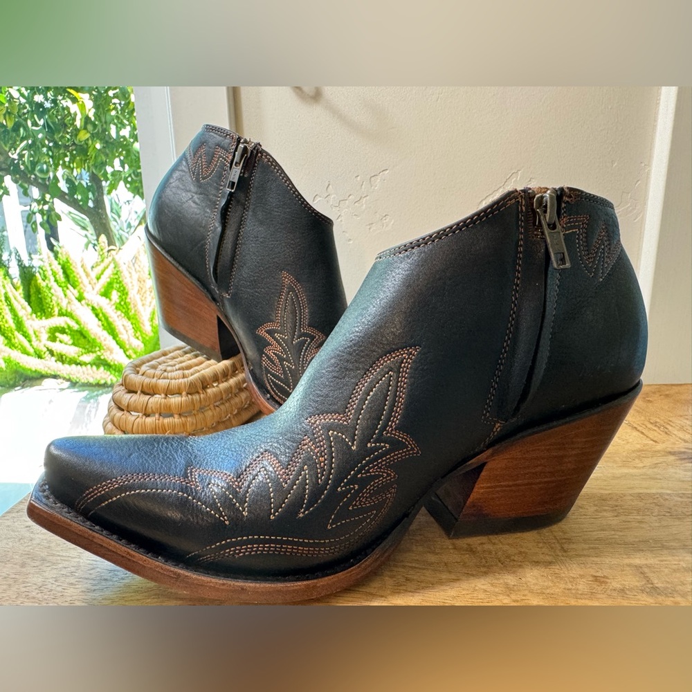 Ariat Black Leather Ankle Booties